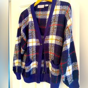 Vintage women’s plaid cardigan